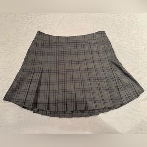 Arizona Jean Co Juniors Gray, Purple, White, and Black Plaid Mini Skirt Size 9
